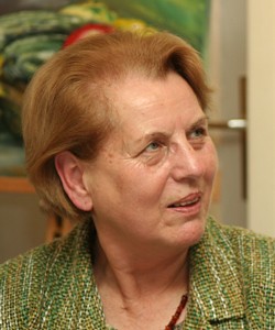 Dr. Ursula Naumann